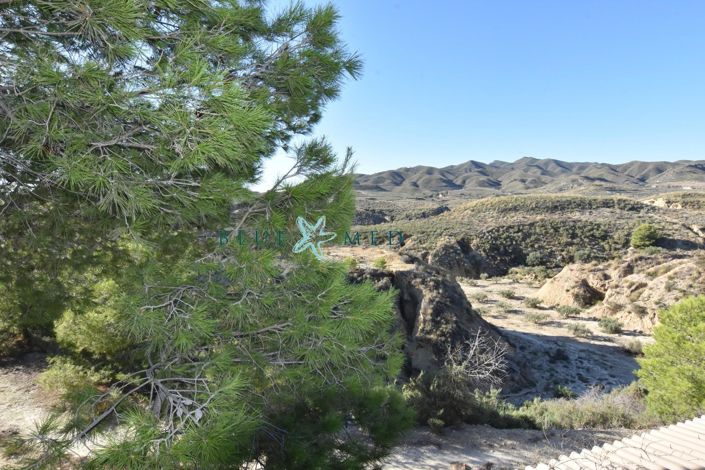 Image No.14-3 Bed Country House for sale