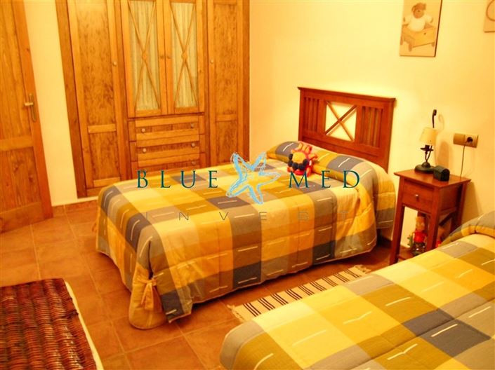 Image No.2-6 Bed Villa for sale