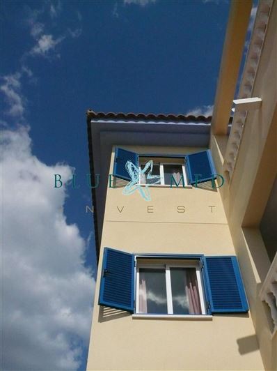 Image No.7-9 Bed Property for sale