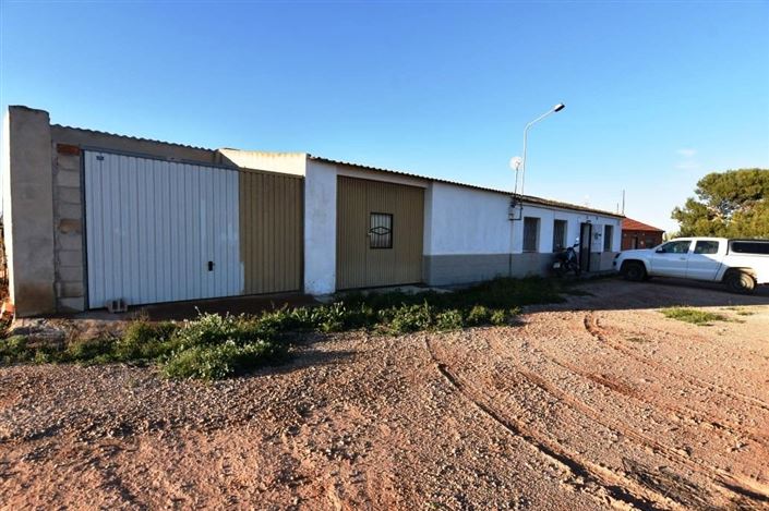 Image No.2-6 Bed Country House for sale