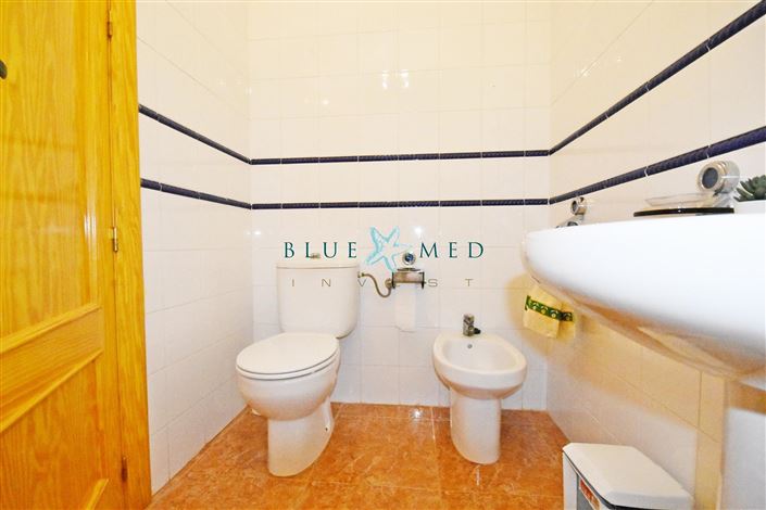 Image No.24-4 Bed Flat for sale