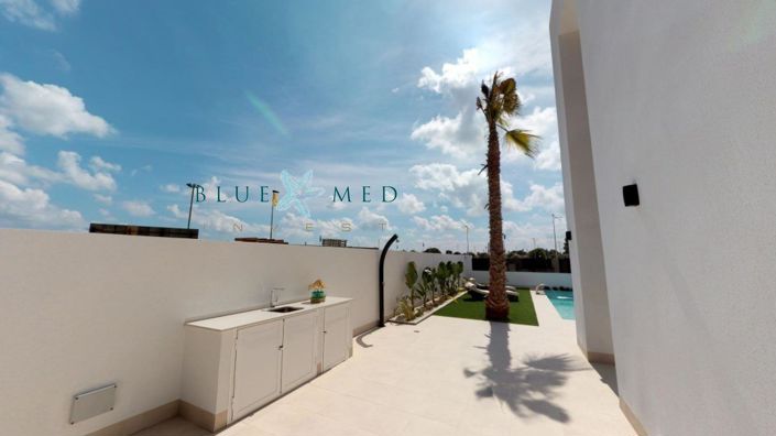 Image No.17-3 Bed House for sale