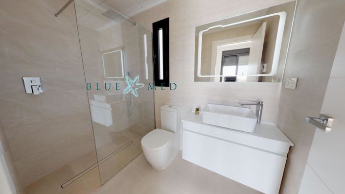 Image No.7-3 Bed House for sale