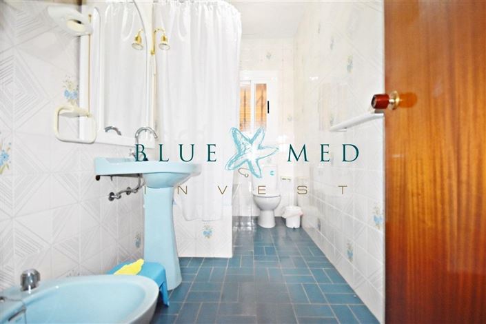 Image No.24-5 Bed Property for sale