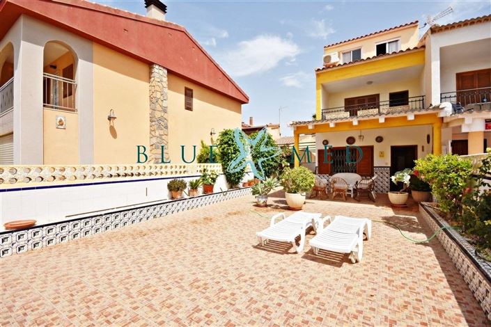 Image No.3-5 Bed Property for sale