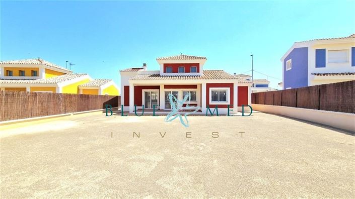 Image No.9-3 Bed Villa for sale