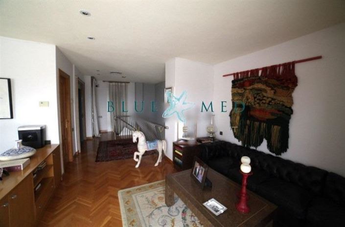 Image No.20-7 Bed Villa for sale