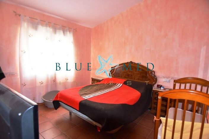 Image No.19-4 Bed Country House for sale