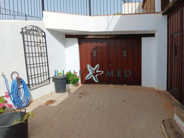 Image No.8-7 Bed Villa for sale