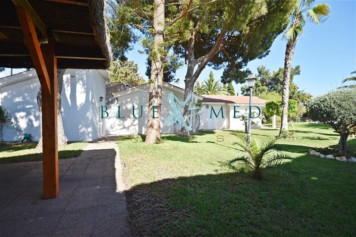 Image No.3-8 Bed Villa for sale