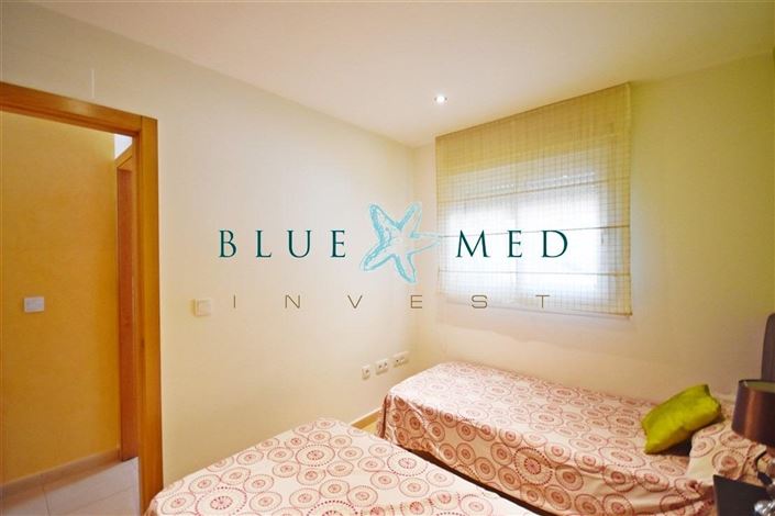 Image No.15-3 Bed Flat for sale