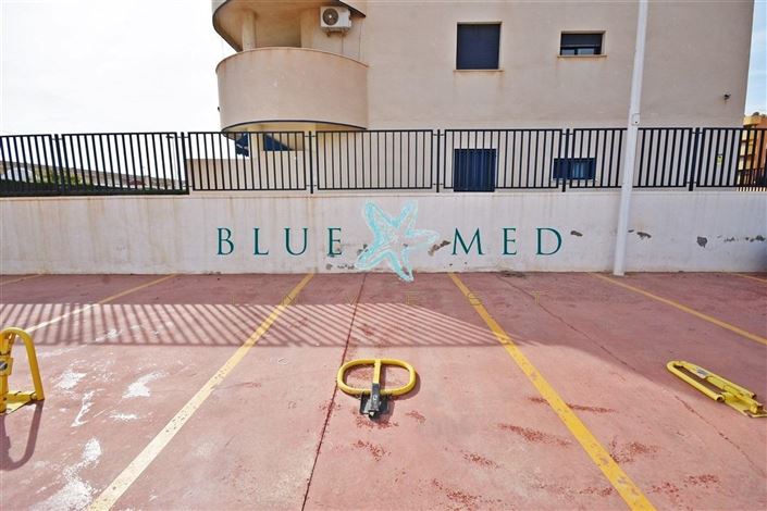 Image No.24-3 Bed Flat for sale