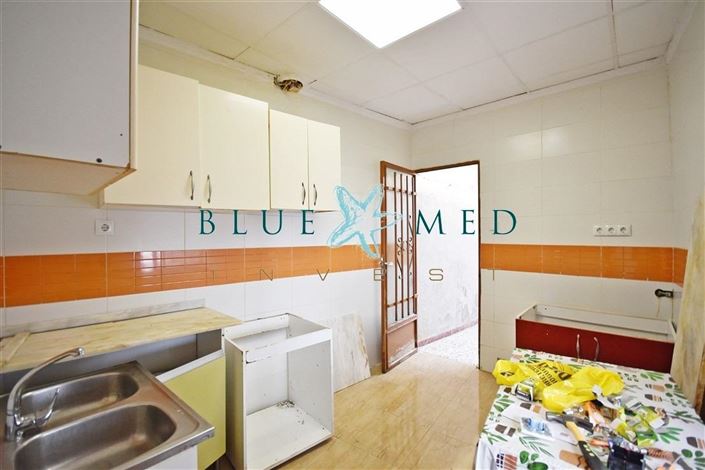 Image No.5-2 Bed House for sale