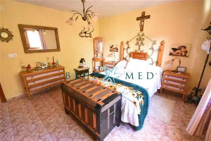 Image No.23-2 Bed Country House for sale