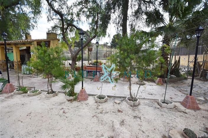 Image No.31-2 Bed Country House for sale