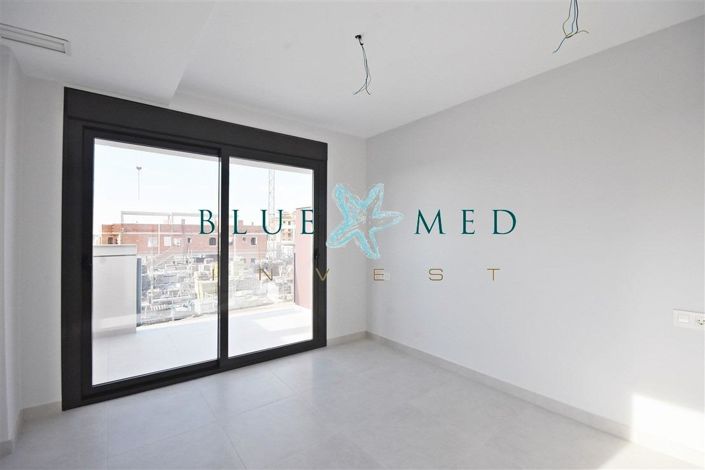 Image No.19-3 Bed Villa for sale