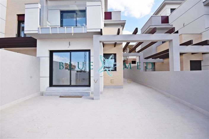 Image No.2-3 Bed Villa for sale