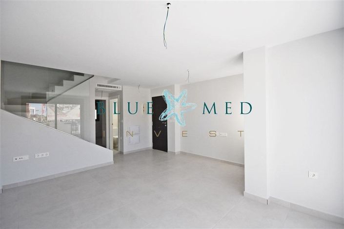 Image No.7-3 Bed Villa for sale