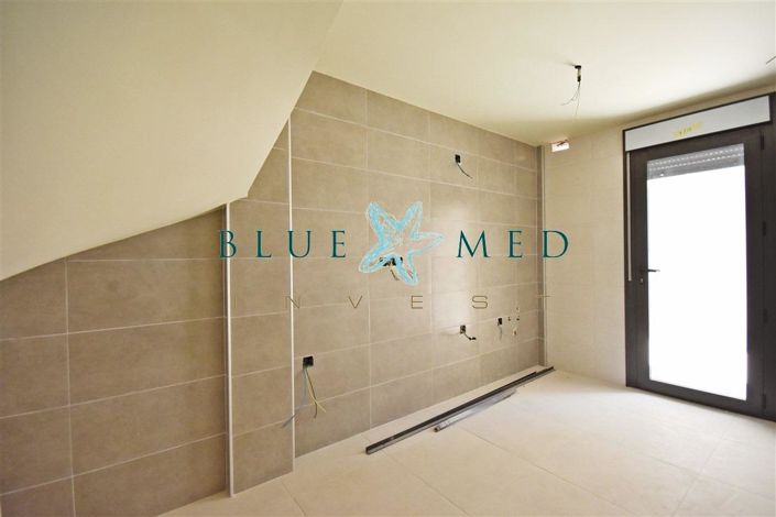 Image No.9-3 Bed Villa for sale