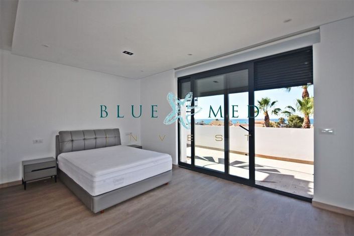 Image No.28-4 Bed Villa for sale