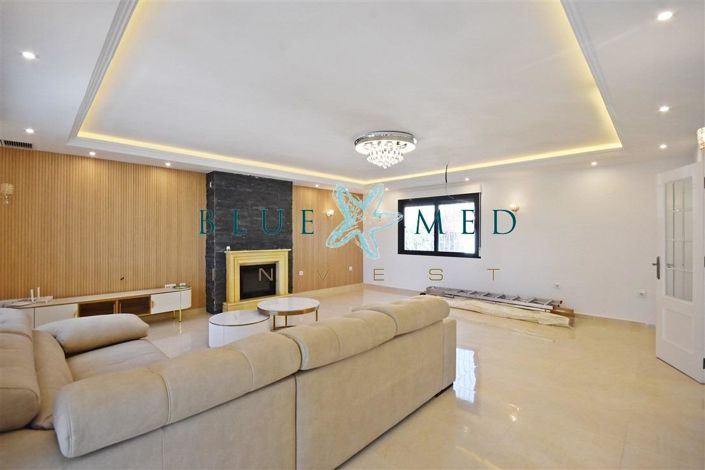 Image No.9-4 Bed Villa for sale