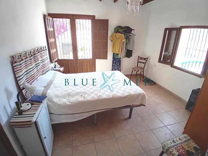 Image No.30-6 Bed Country House for sale