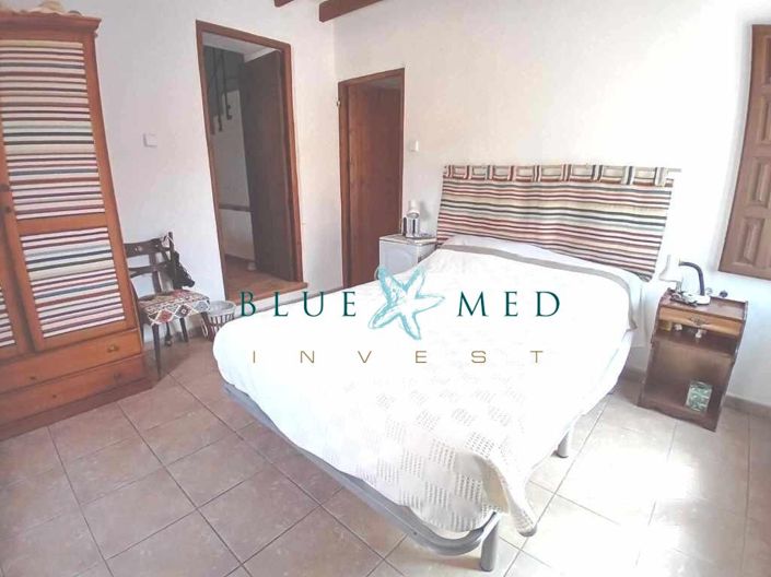 Image No.31-6 Bed Country House for sale