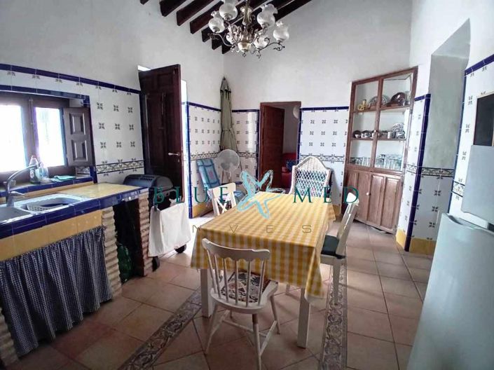 Image No.5-6 Bed Country House for sale