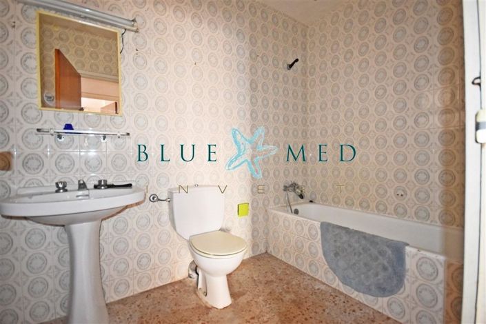 Image No.17-4 Bed Flat for sale