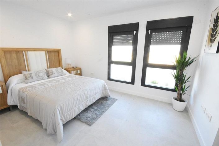 Image No.16-2 Bed Apartment for sale