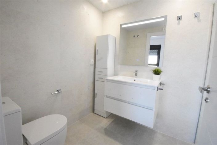 Image No.18-2 Bed Apartment for sale