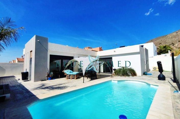 Image No.1-3 Bed House for sale