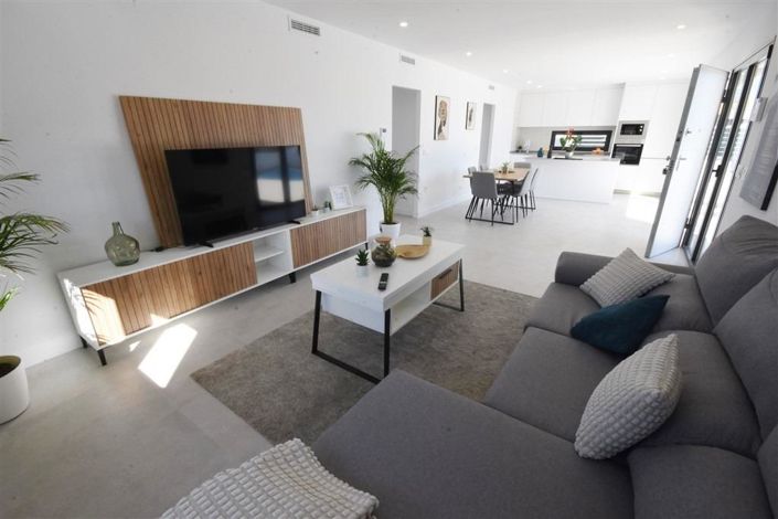 Image No.17-2 Bed House for sale