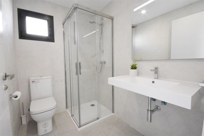 Image No.23-2 Bed House for sale