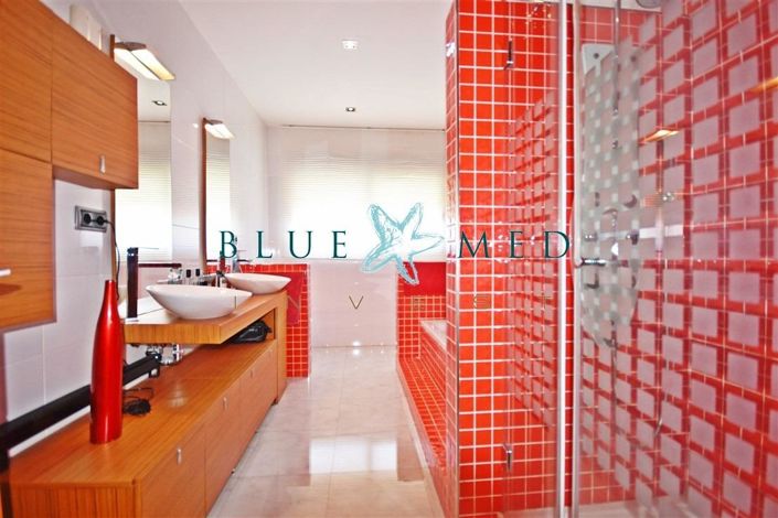 Image No.25-6 Bed Villa for sale