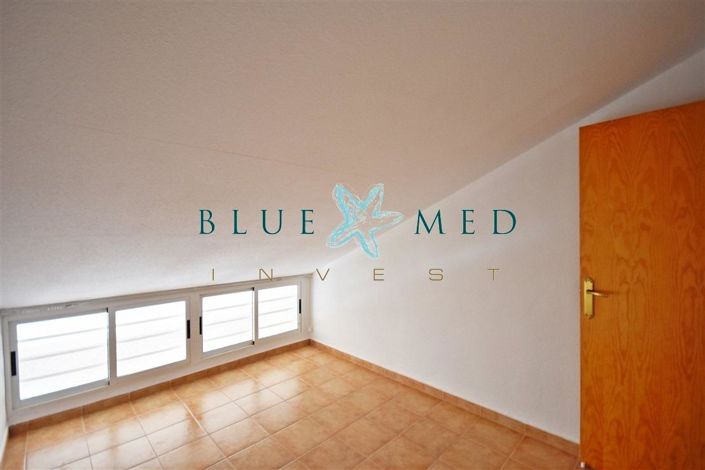 Image No.30-7 Bed Property for sale