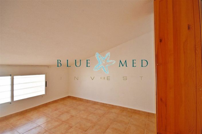 Image No.32-7 Bed Property for sale