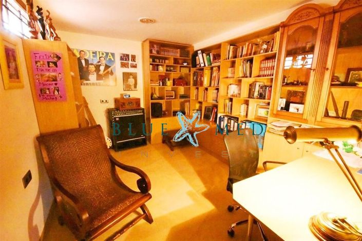 Image No.11-5 Bed Country House for sale