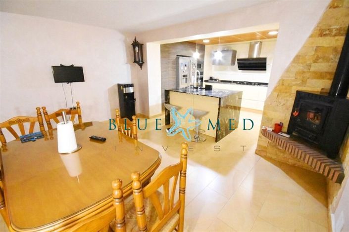 Image No.15-5 Bed Country House for sale