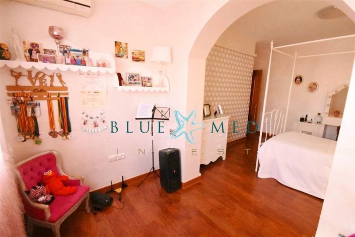 Image No.45-5 Bed Country House for sale