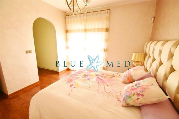 Image No.49-5 Bed Country House for sale