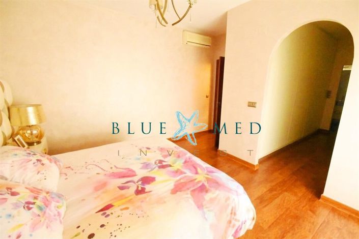 Image No.50-5 Bed Country House for sale