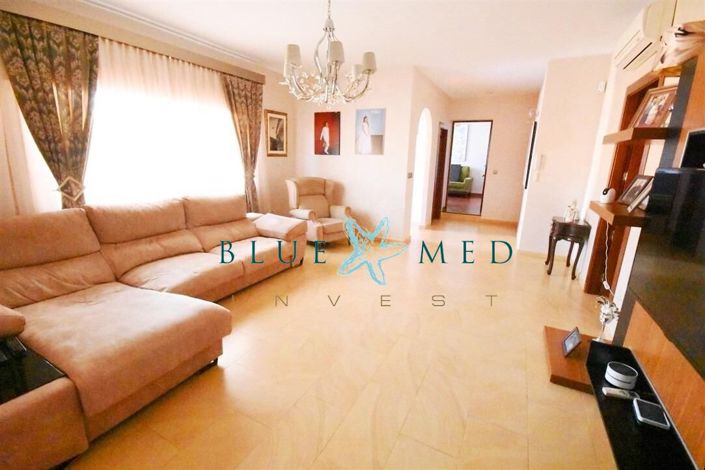 Image No.8-5 Bed Country House for sale