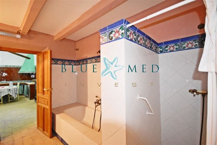 Image No.15-3 Bed Country House for sale