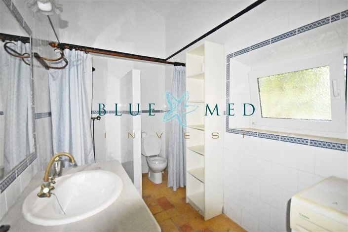 Image No.16-3 Bed Country House for sale