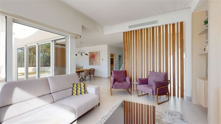 Image No.18-4 Bed Villa for sale