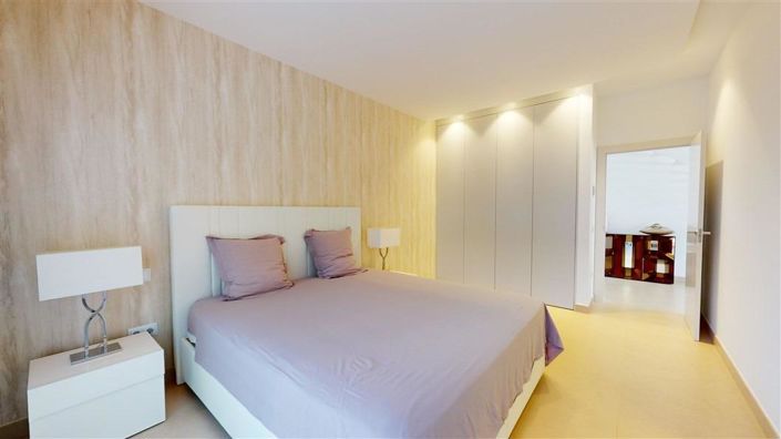 Image No.25-4 Bed Villa for sale