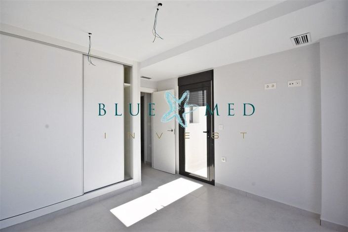 Image No.20-3 Bed Villa for sale