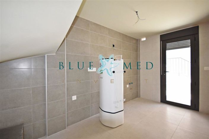 Image No.8-3 Bed Villa for sale