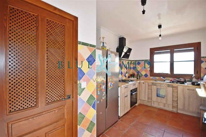 Image No.11-3 Bed Country House for sale